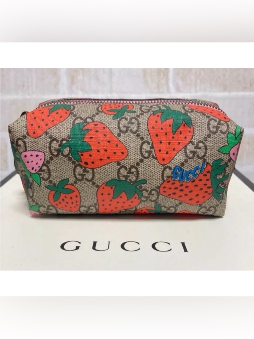 🍓GUCCI Strawberry GG Supreme Large Cosmetic Bag Pouch Limited Edition RARE